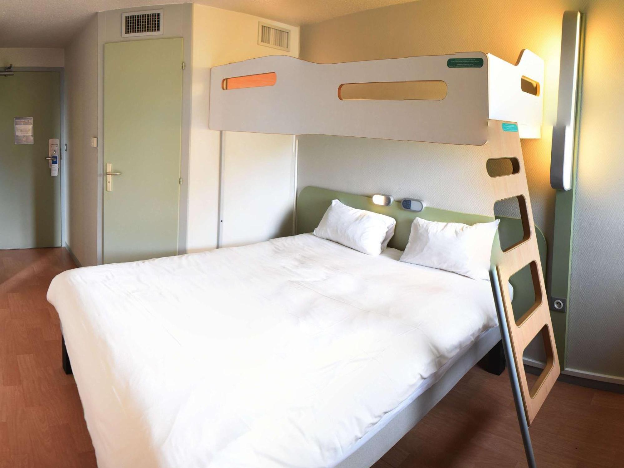 Hotel ibis Budget Laval Bonchamp Les Laval Buitenkant foto