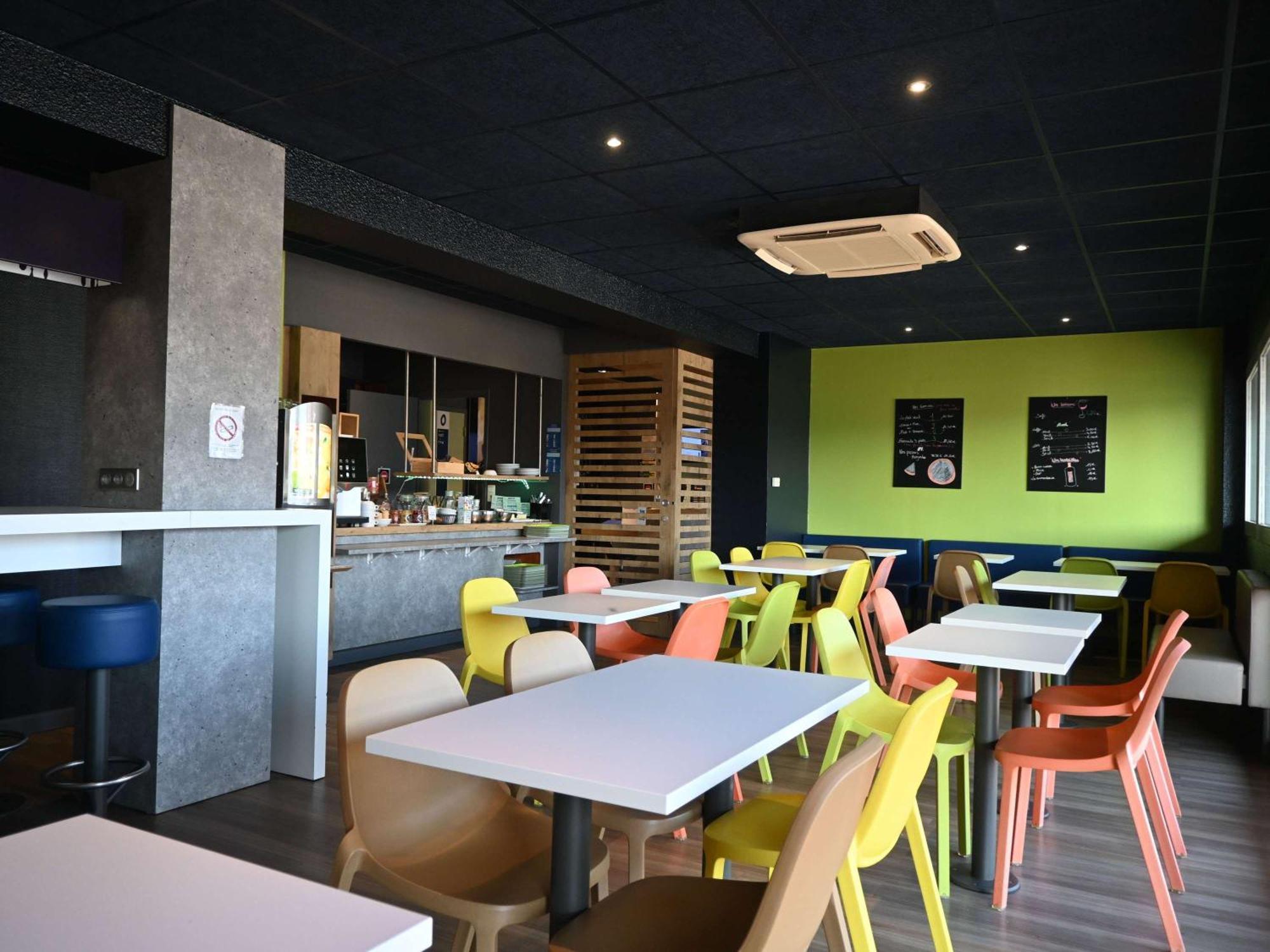 Hotel ibis Budget Laval Bonchamp Les Laval Buitenkant foto