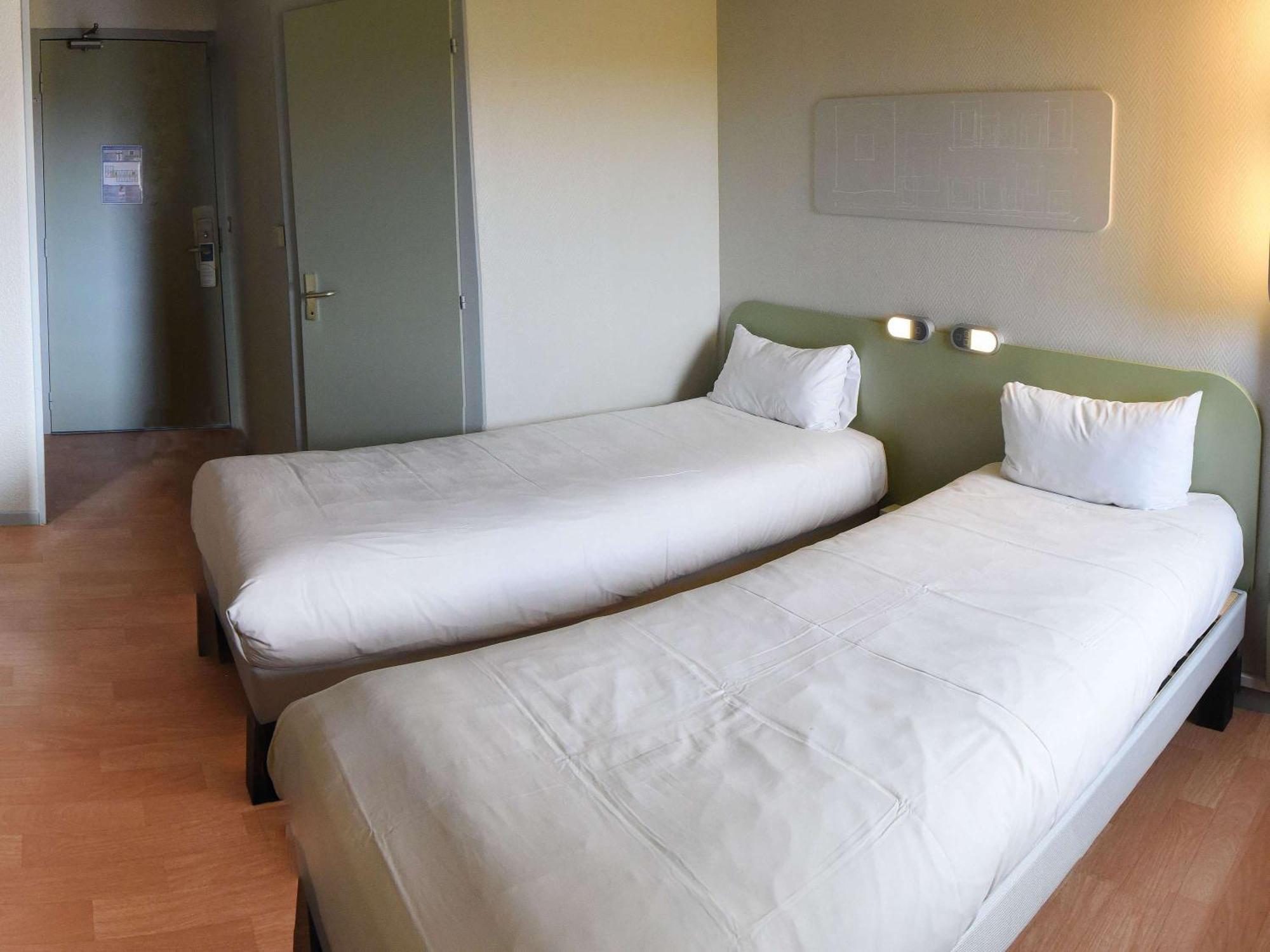 Hotel ibis Budget Laval Bonchamp Les Laval Buitenkant foto