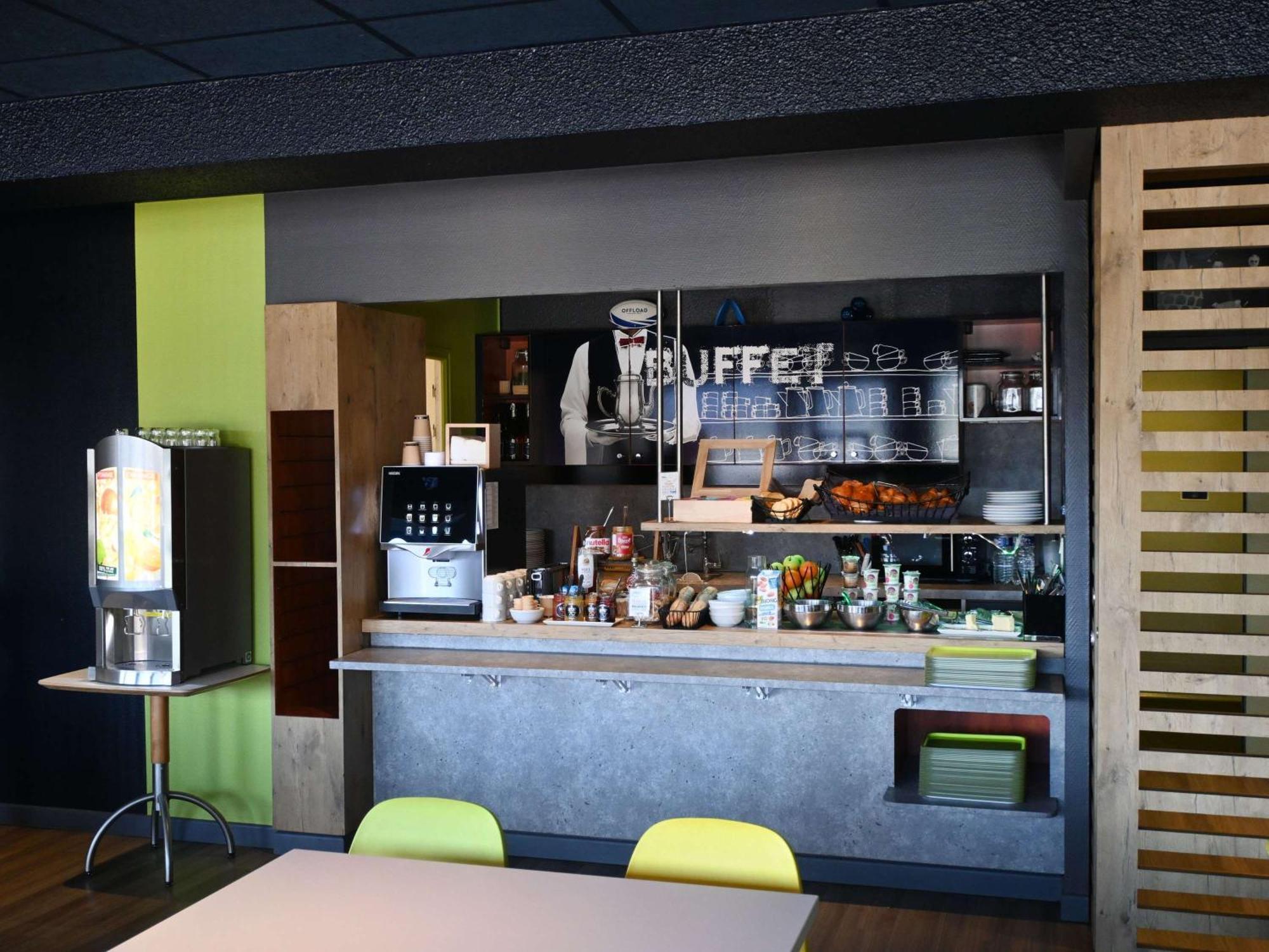 Hotel ibis Budget Laval Bonchamp Les Laval Buitenkant foto