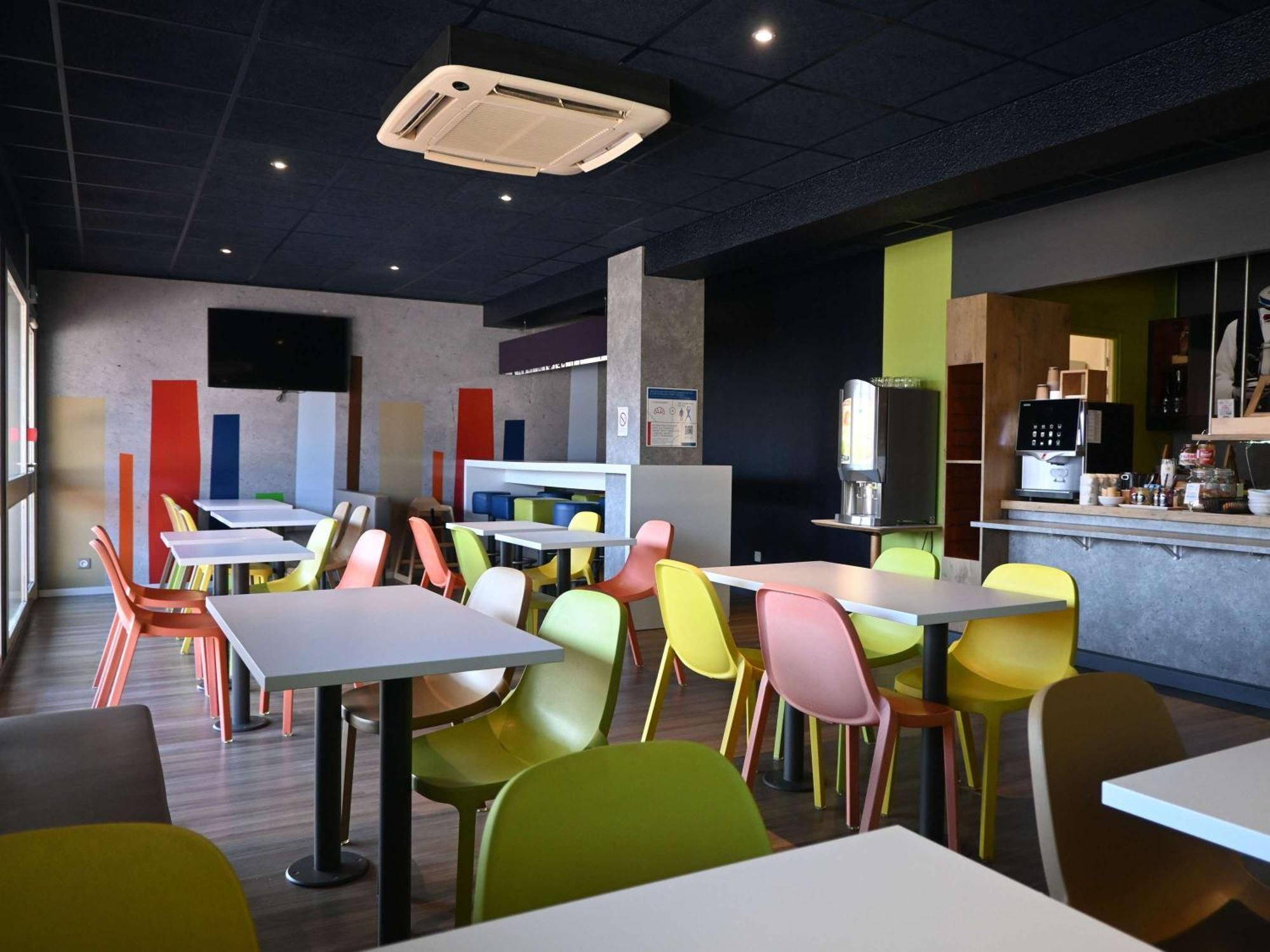 Hotel ibis Budget Laval Bonchamp Les Laval Buitenkant foto