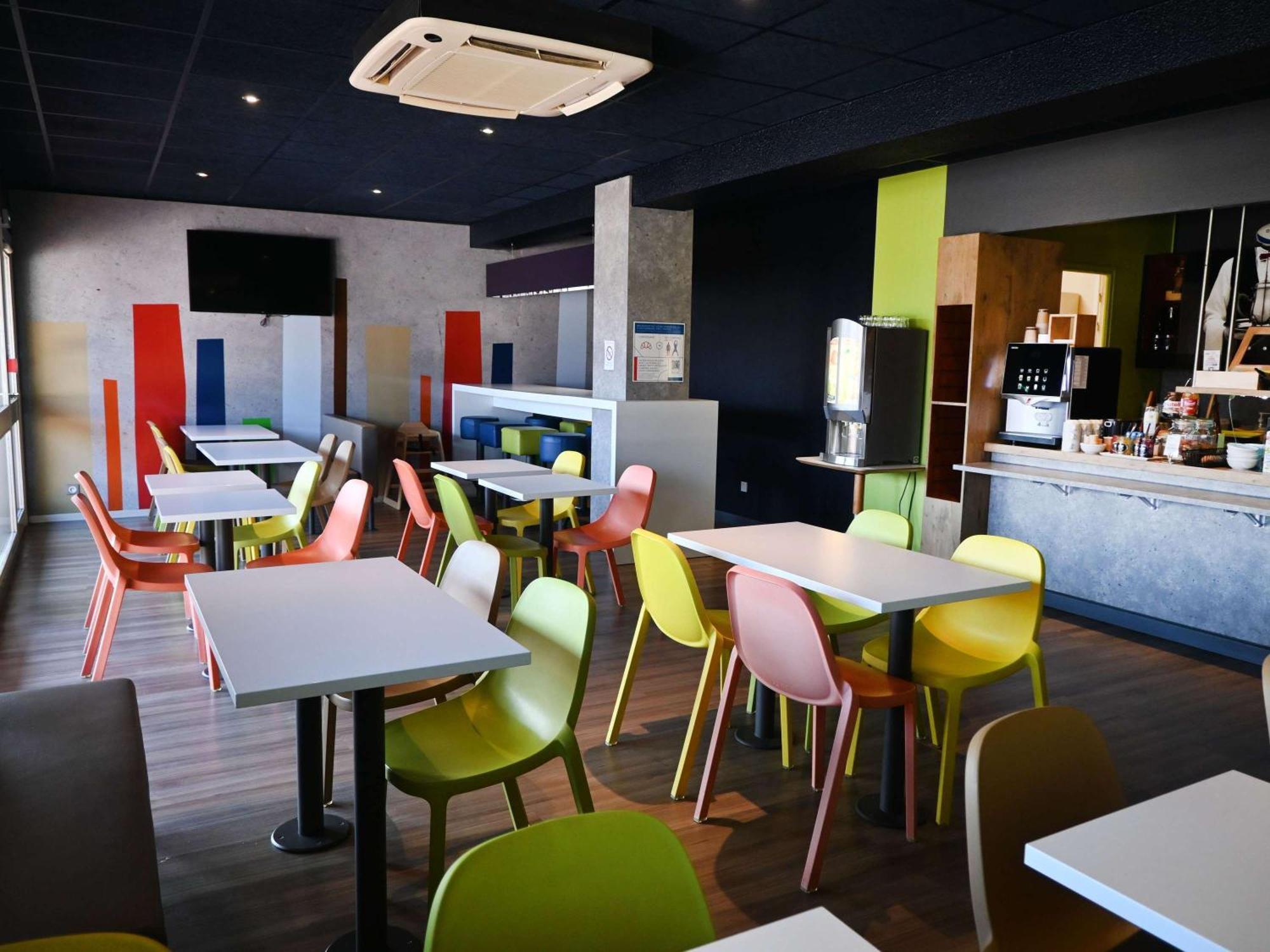 Hotel ibis Budget Laval Bonchamp Les Laval Buitenkant foto