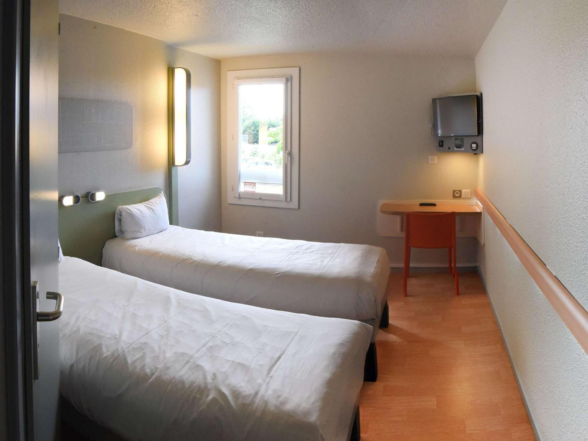 Hotel ibis Budget Laval Bonchamp Les Laval Buitenkant foto