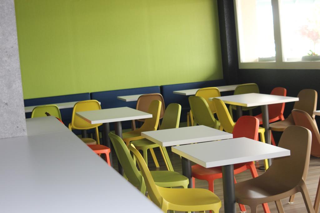Hotel ibis Budget Laval Bonchamp Les Laval Buitenkant foto