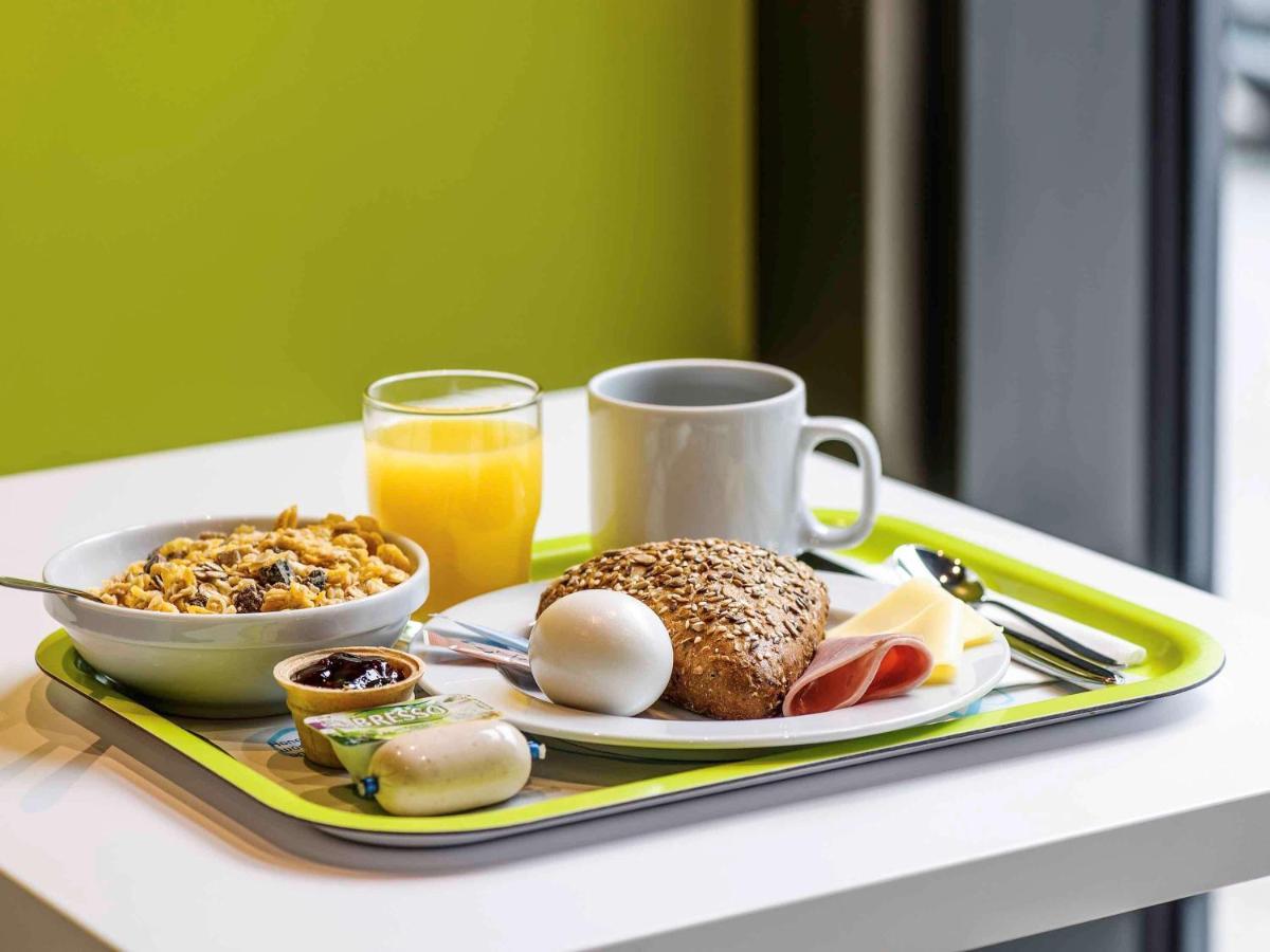 Hotel ibis Budget Laval Bonchamp Les Laval Buitenkant foto